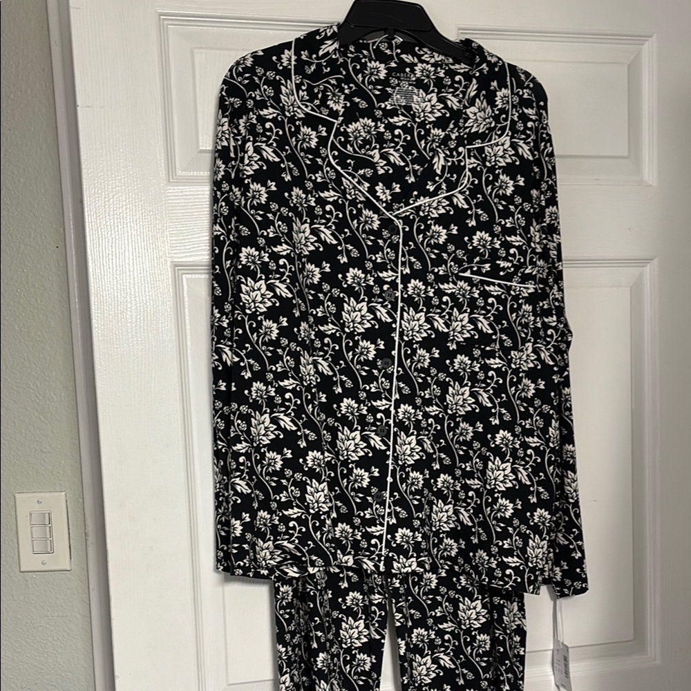 Cabernet Black and White Floral Pajama Set